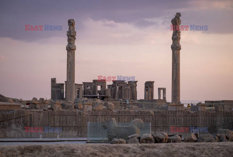 Zwiedzanie ruin Persepolis w Iranie