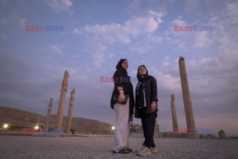 Zwiedzanie ruin Persepolis w Iranie