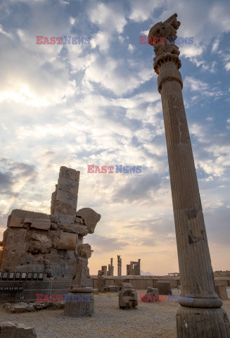 Zwiedzanie ruin Persepolis w Iranie