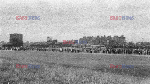 Fotografuje stadiony za pomocą 130-letniego aparatu