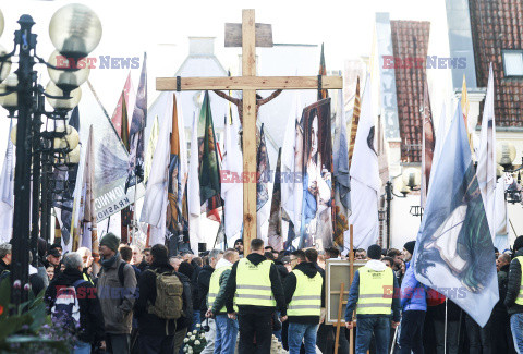 Procesja różańcowa Wojowników Maryi w Olsztynie