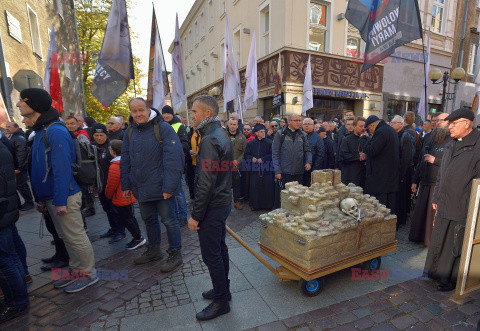 Procesja różańcowa Wojowników Maryi w Olsztynie