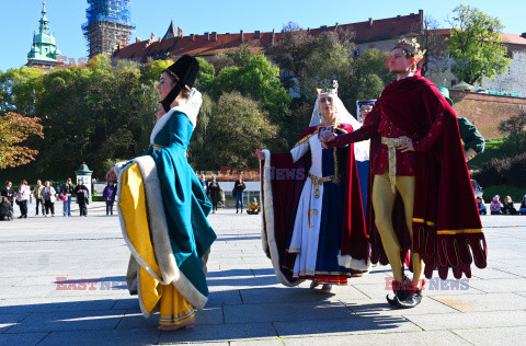 Happening w ramach obchodów 640. rocznicy koronacji królowej Jadwigi