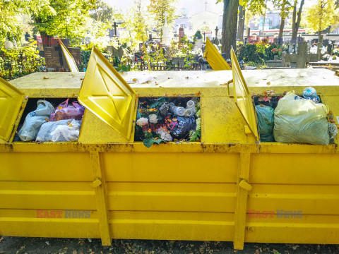 Cmentarze przed dniem Wszystkich Świętych