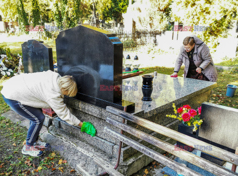 Cmentarze przed dniem Wszystkich Świętych