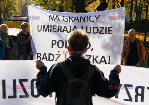 Azyl, prawo, konstytucja! - protest przed KPRM