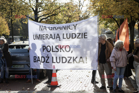 Azyl, prawo, konstytucja! - protest przed KPRM