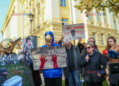 Azyl, prawo, konstytucja! - protest przed KPRM