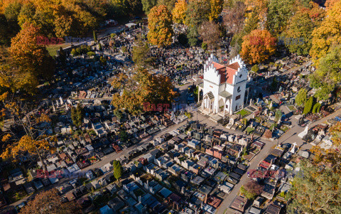 Cmentarze przed dniem Wszystkich Świętych