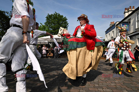 Tradycyjne angielskie tańce kobiece - AFP