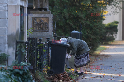 Cmentarze przed dniem Wszystkich Świętych