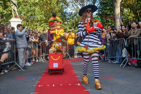 Halloweenowa parada psów