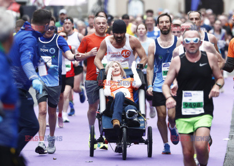 Colin Farrell biegnie w maratonie z przyjaciółką chorą na pęcherzowe oddzielanie się naskórka