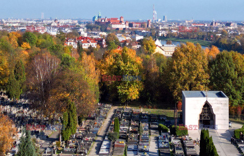 Cmentarze przed dniem Wszystkich Świętych