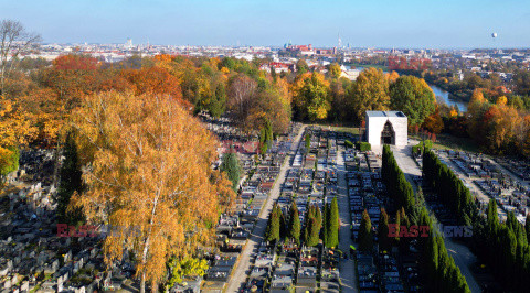 Cmentarze przed dniem Wszystkich Świętych