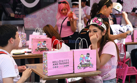 50. lat Hello Kitty