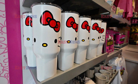 50. lat Hello Kitty