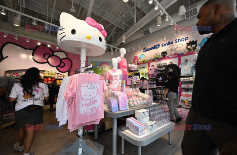 50. lat Hello Kitty