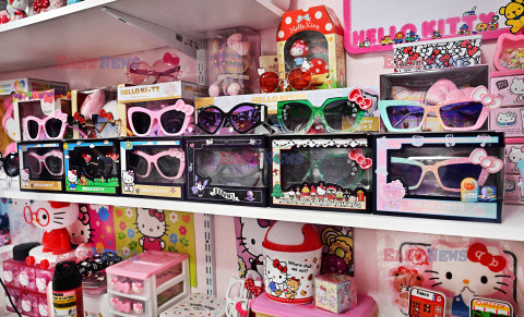 50. lat Hello Kitty