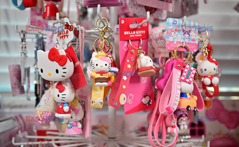 50. lat Hello Kitty