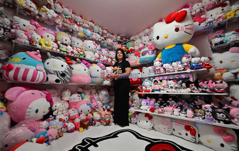 50. lat Hello Kitty