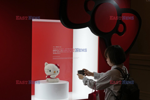 50. lat Hello Kitty