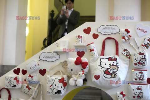 50. lat Hello Kitty