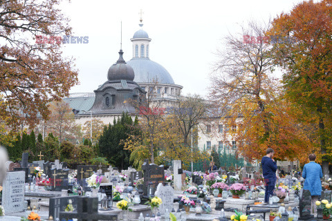 Cmentarze przed dniem Wszystkich Świętych