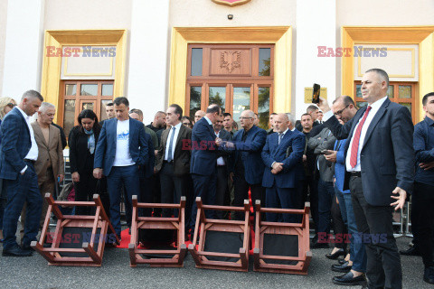 Napięcia pomiędzy parlamentarzystami opozycji w Albanii