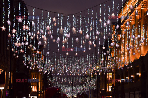 Świąteczna iluminacja na Oxford Street