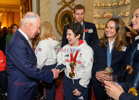 Król Karol III i księżniczka Anna na spotkaniu z olimpijczykami