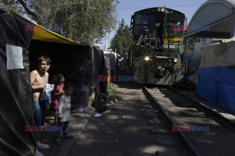 Obóz dla migrantów przy granicy w Meksyku