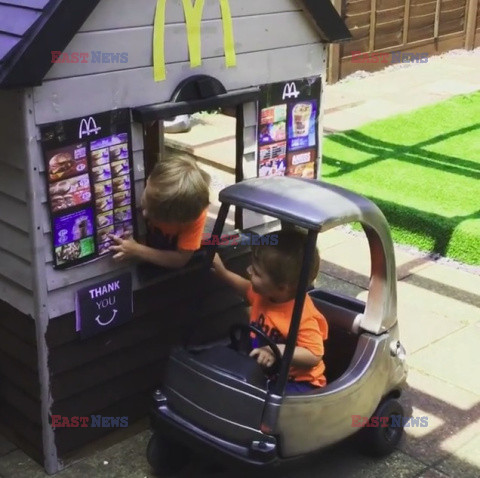 Zrobił dla dzieci domek McDonalds Drive-Thru