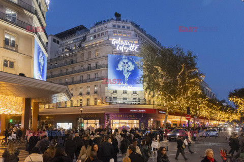 Galeria Lafayette w Paryżu w  bożonarodzeniowej odsłonie