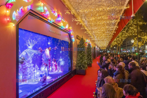 Galeria Lafayette w Paryżu w  bożonarodzeniowej odsłonie