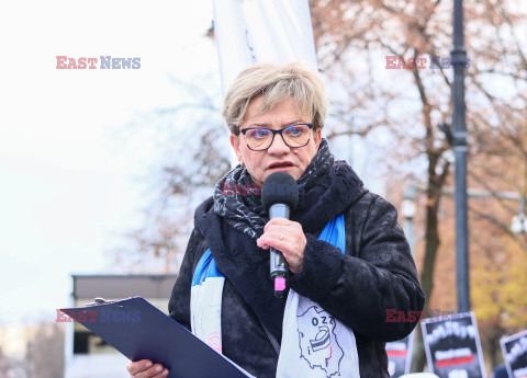 Protest pielęgniarek i położnych przed KPRM