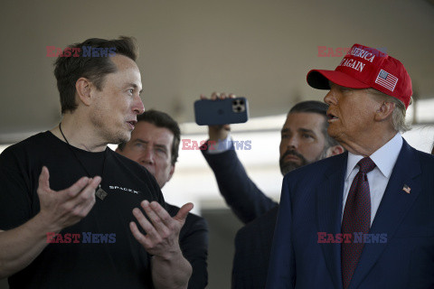 Donald Trump i Elon Musk oglądają szósty test statku SpaceX