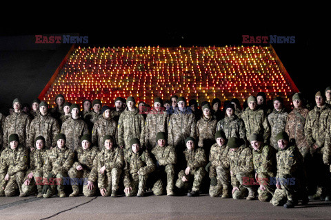 1000 świec na 1000 dzień wojny w Ukrainie - uroczystość w Kijowie