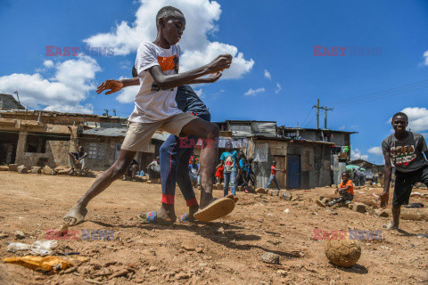 Życie dzieci w slumsach Nairobi