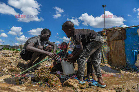 Życie dzieci w slumsach Nairobi