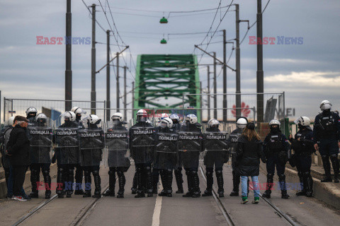 Protesty przeciwko zburzeniu mostu w Belgradzie