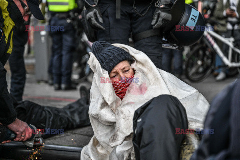 Demonstracja przeciwko targom broni w Rotterdamie