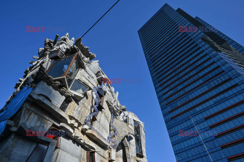 Betonowa wieża zbudowana przez architekta Keisuke Okę