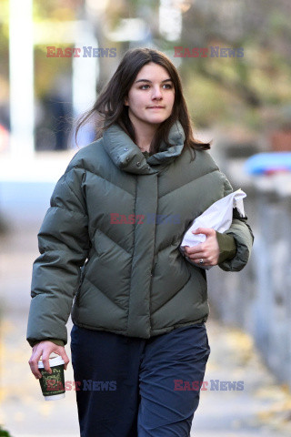 Suri Cruise na spacerze