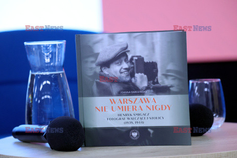 Album "Warszawa nie umiera nigdy. Henryk Śmigacz - fotograf walczącej stolicy"