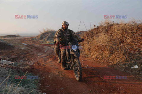 Syryjscy rebelianci podczas ofensywy w Aleppo