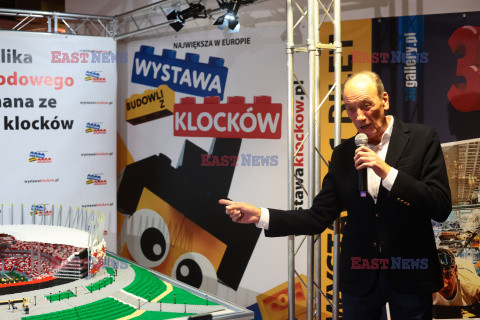 Replika PGE Narodowego z klocków Lego