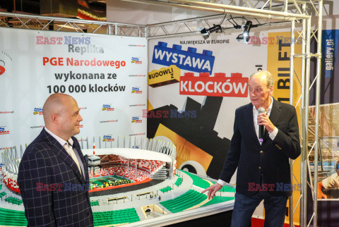 Replika PGE Narodowego z klocków Lego