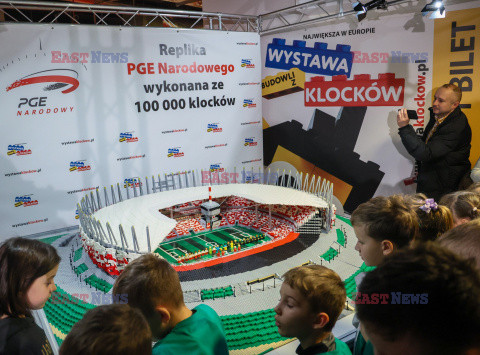 Replika PGE Narodowego z klocków Lego