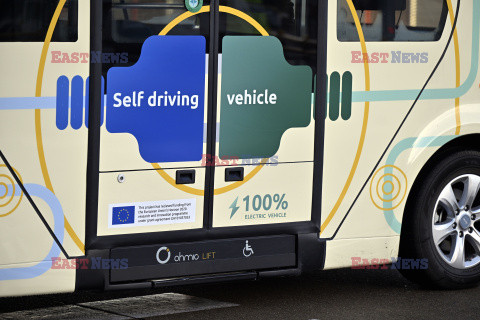 Autonomiczny autobus na lotnisku w Brukseli